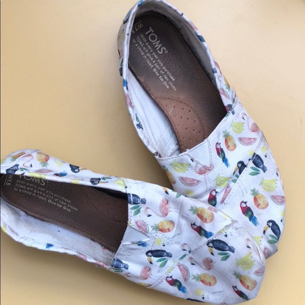 Toms slip on